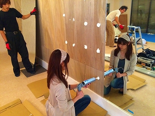 ダンススタジオの鏡の施工