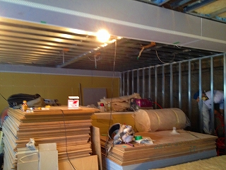 ダンススタジオの天井施工