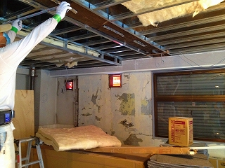 ダンススタジオの天井施工