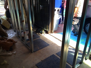 スタジオの壁の施工