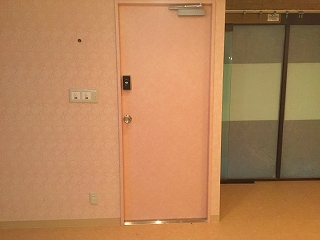 ダンススタジオの建具工事