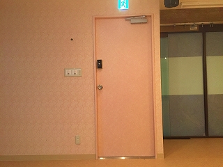 ダンススタジオの建具工事